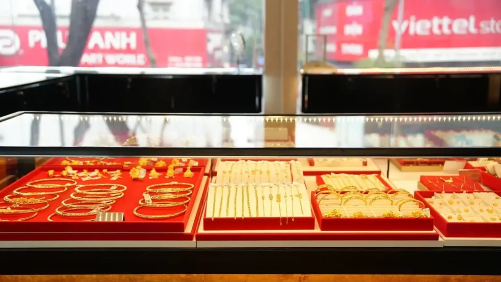 تغيرات أسعار الذهب في الأسواق المحلية والدولية بنهاية تعاملات يوم الاثنين